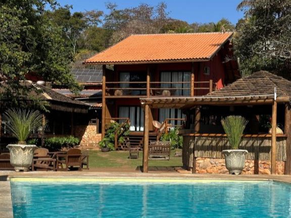 Aconchego e Conforto: 22 belos apartamentos as margens da represa de Jaguara em harmonia com exuberante natureza.
Passeios off-road para Serra da Canastra.
Responsabilidade Ambiental: estruturas com madeira de reflorestamento tratada com autoclave. 